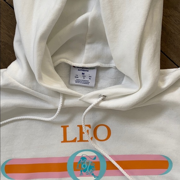Leo Sign Sweatshirt - Picture 3 of 5